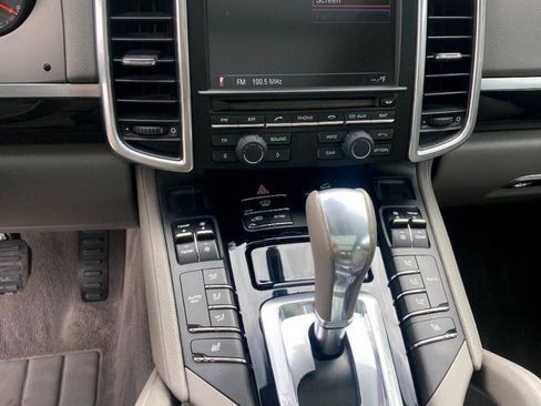 Used 2014 Porsche Cayenne AWD/4WD image 38