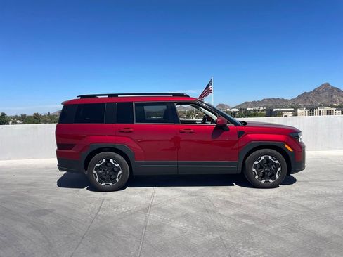 Used 2025 Hyundai Santa Fe SEL image 3