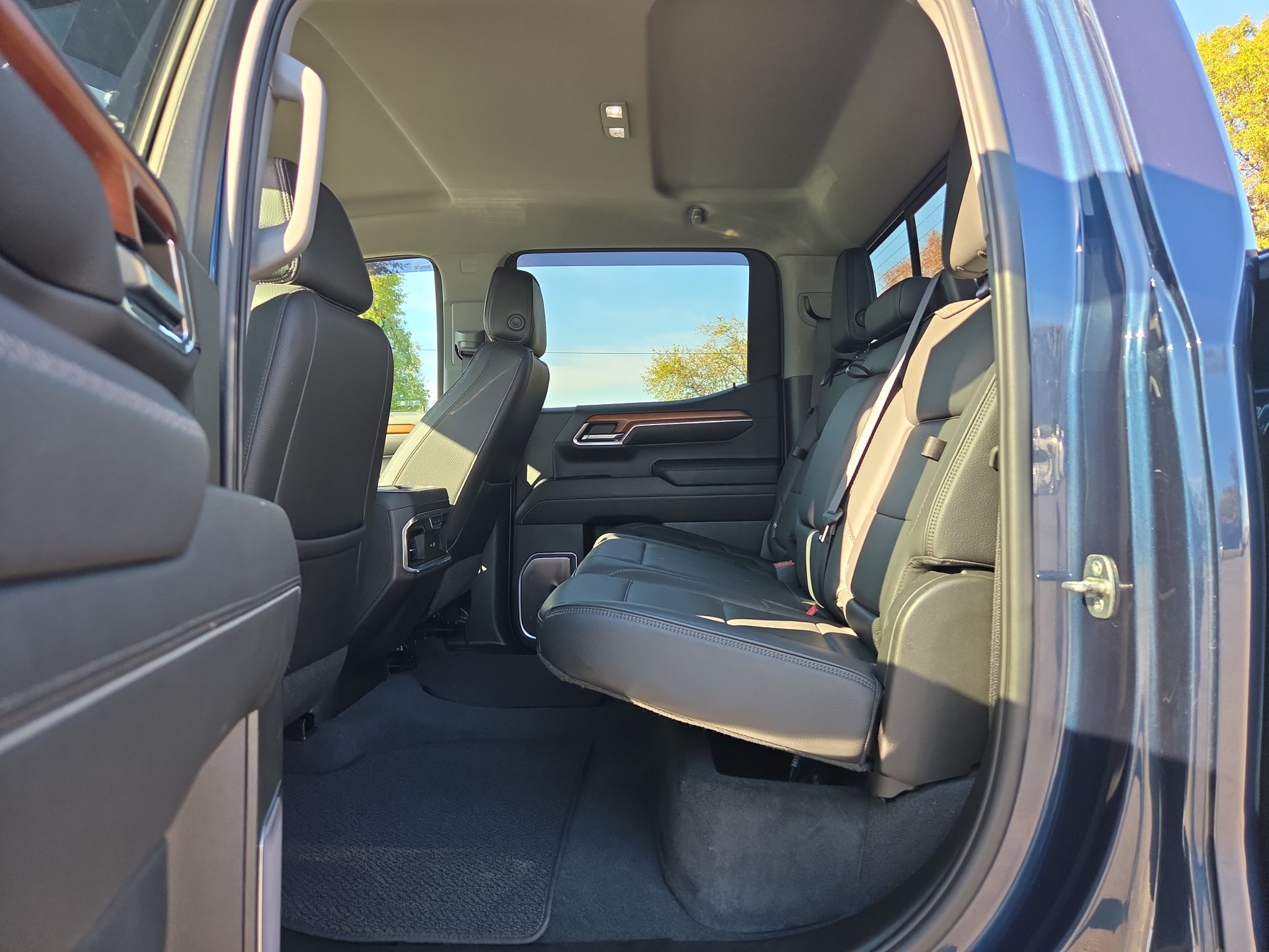 Used 2022 GMC Sierra 1500 Denali w/ Technology Package AWD/4WD image 17
