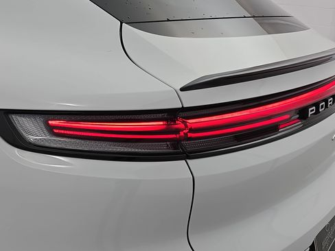 Used 2024 Porsche Cayenne S image 34