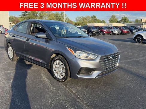 Used 2020 Hyundai Accent SE FWD image 2