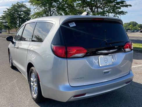 Used 2023 Chrysler Voyager LX FWD image 16