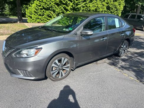 Used 2019 Nissan Sentra SV w/ Special Edition Package FWD image 2