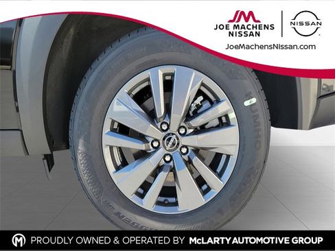 New 2025 Nissan Pathfinder SV image 11