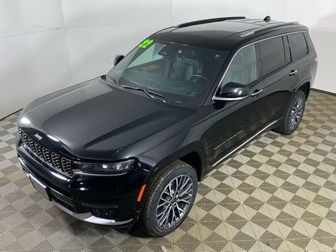 Used 2022 Jeep Grand Cherokee L Summit w/ Advanced Protech Group IV image 9