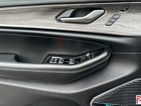 Used 2021 Jeep Grand Cherokee L Overland w/ Luxury Tech Group IV image 12