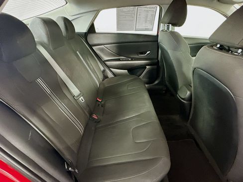 Used 2022 Hyundai Elantra SEL FWD image 30
