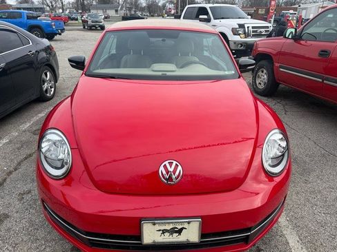 Used 2013 Volkswagen Beetle 2.0T image 9