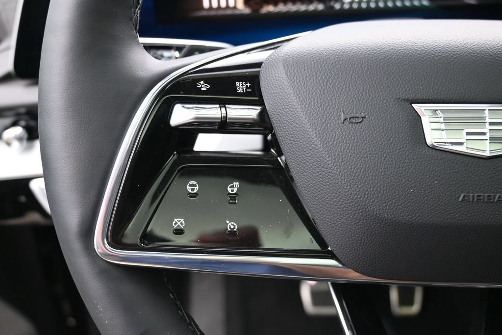 Certified 2025 Cadillac Optiq Sport 2 AWD/4WD image 14
