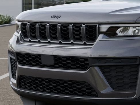 New 2026 Jeep Grand Cherokee Altitude AWD/4WD image 11