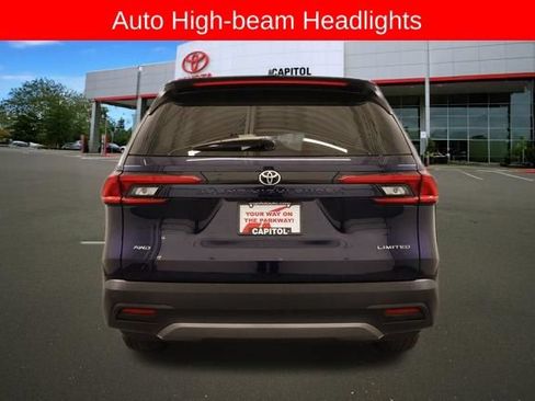 Certified 2024 Toyota Grand Highlander AWD image 5