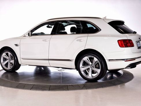 Used 2019 Bentley Bentayga image 3