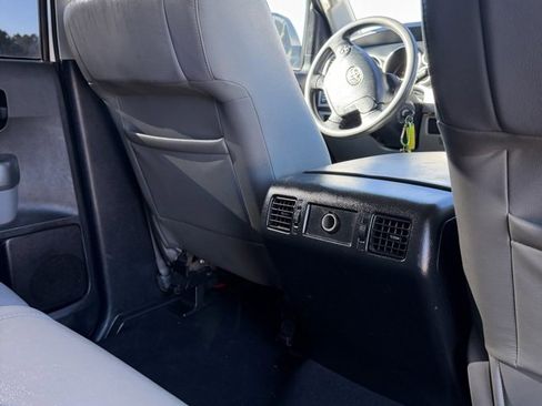 Used 2012 Toyota Tundra 4x4 CrewMax w/ SR5 Pkg image 20