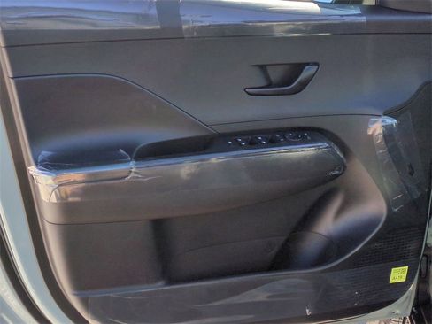 New 2026 Hyundai Kona SE image 10