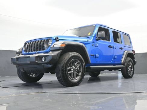 Used 2025 Jeep Wrangler Unlimited Sport AWD/4WD image 49