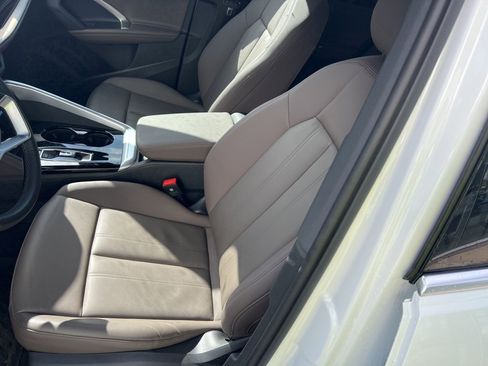 Used 2025 Audi Q5 Premium w/ Convenience Package image 60