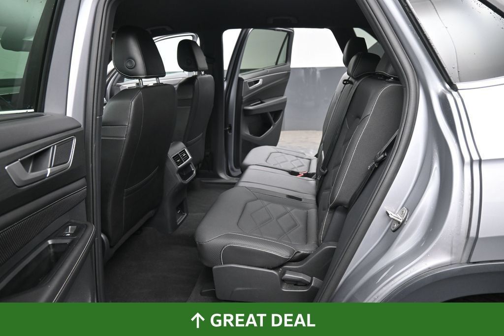 Used 2025 Volkswagen Atlas Cross Sport SE FWD image 29