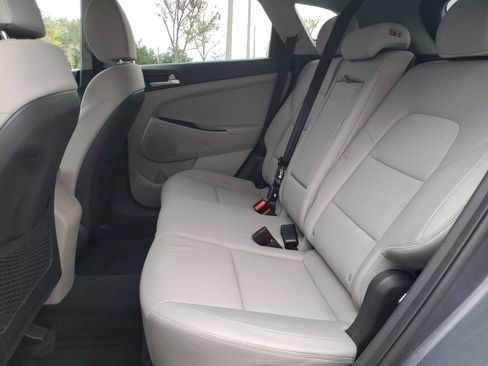 Used 2019 Hyundai Tucson SE image 17
