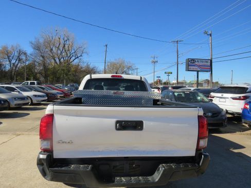 Used 2022 Toyota Tacoma SR AWD/4WD image 13