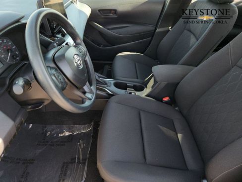 Used 2025 Toyota Corolla LE image 14