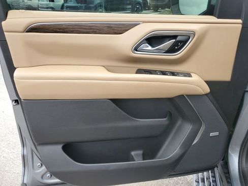 Used 2021 Chevrolet Suburban Premier image 19