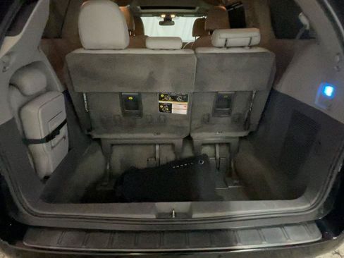 Used 2018 Toyota Sienna XLE FWD image 20