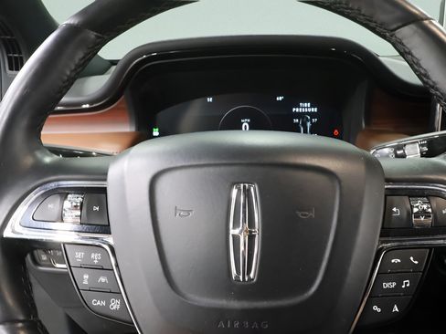 Used 2023 Lincoln Nautilus Reserve w/ Equipment Group 201A AWD/4WD image 15