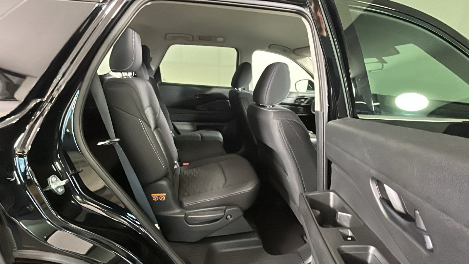 Used 2024 Nissan Pathfinder S AWD/4WD image 35