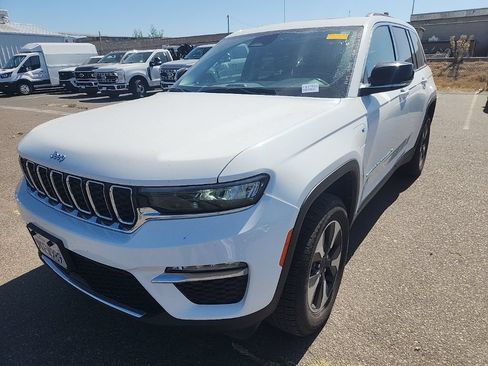 Used 2024 Jeep Grand Cherokee Limited 4xe AWD/4WD image 4