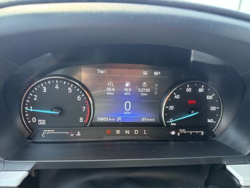 Used 2023 Ford Explorer XLT AWD/4WD image 16
