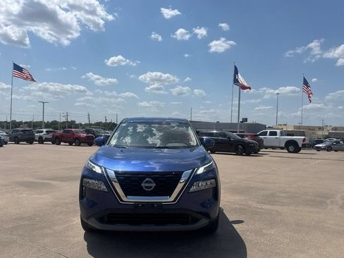 Used 2023 Nissan Rogue SV AWD/4WD image 5
