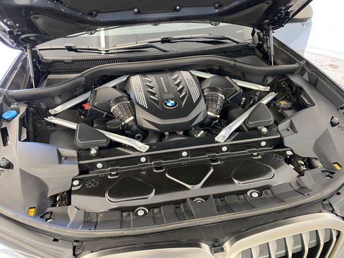 Used 2020 BMW X7 M50i w/ Executive Package image 32
