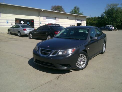 Used 2010 Saab 9-3 2.0T image 1