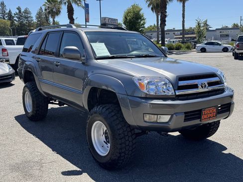 Used 2005 Toyota 4Runner SR5 AWD/4WD image 26