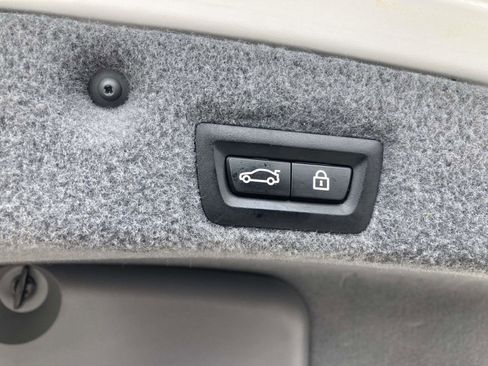 Used 2013 BMW 750Li image 16