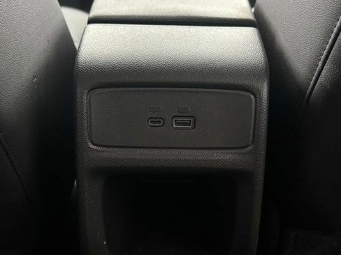 Used 2025 Chevrolet Trax LT w/ LT Convenience Package image 19