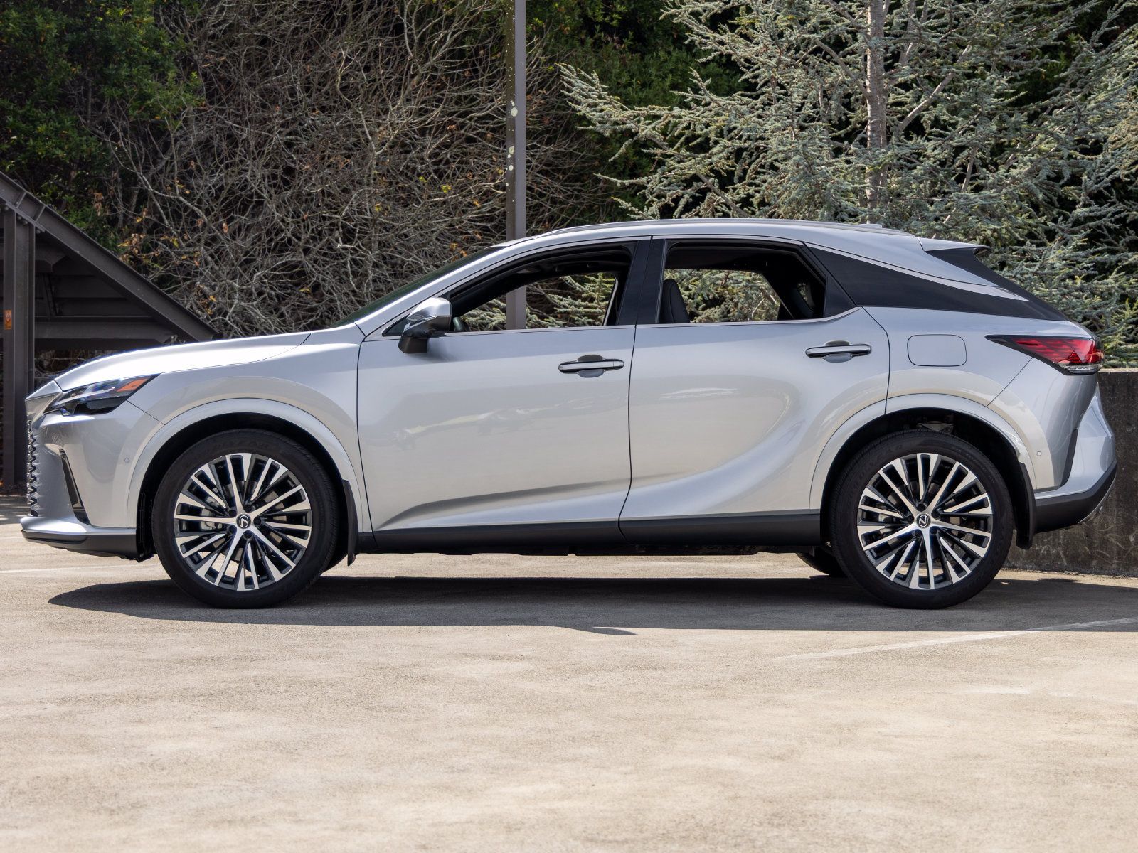 Used 2024 Lexus RX 350 w/ Convenience Package AWD/4WD image 2