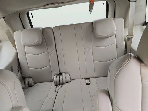 Used 2020 Cadillac Escalade Luxury AWD/4WD image 18