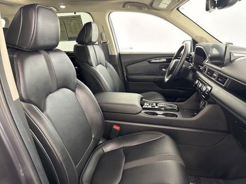 Used 2025 Honda Pilot Touring image 25