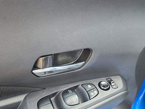 Used 2022 Nissan Kicks SV image 18