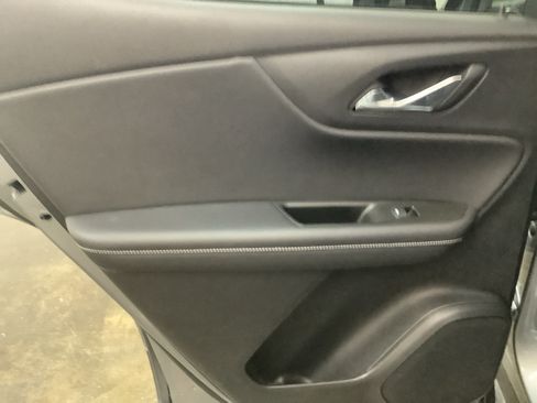 Used 2025 Chevrolet Blazer LT FWD image 21
