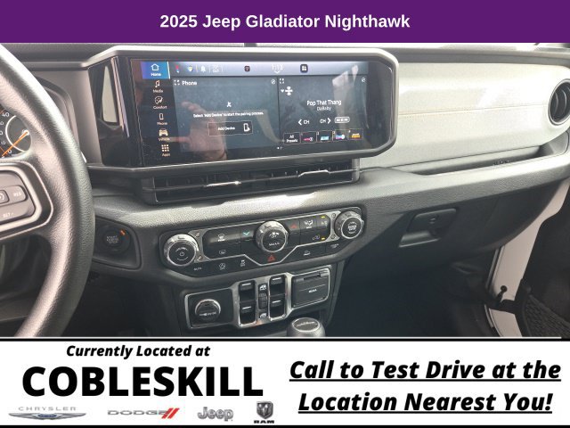 Used 2025 Jeep Gladiator Overland AWD/4WD image 13