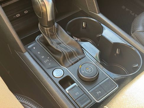 Used 2023 Volkswagen Atlas Cross Sport SE w/ Panoramic Sunroof Package image 16