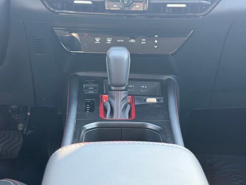 Used 2025 Nissan Kicks SR image 32