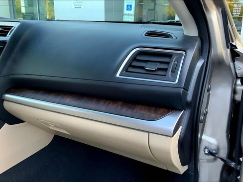 Used 2017 Subaru Outback 2.5i Limited image 17