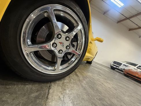 Used 2002 Chevrolet Corvette Convertible w/ Preferred Equipment Group2 RWD image 12