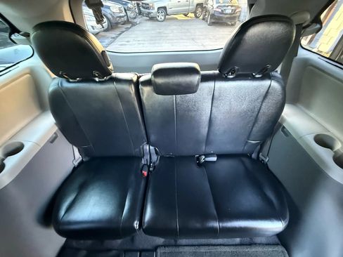 Used 2011 Toyota Sienna SE w/ Preferred Pkg image 16