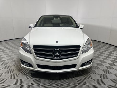 Used 2011 Mercedes-Benz R 350 4MATIC image 2