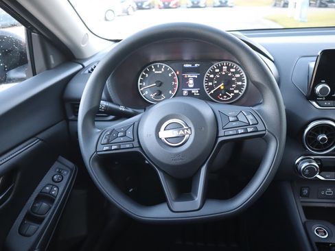 Used 2025 Nissan Sentra S image 19