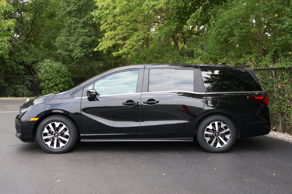 Used 2025 Honda Odyssey EX-L image 4